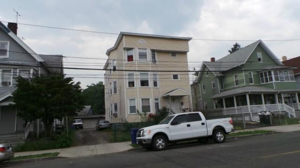 245 Clinton, Bridgeport, 06605, 9 Bedrooms Bedrooms, ,6 BathroomsBathrooms,Multi-family For Sale,For Sale,Clinton,170615240