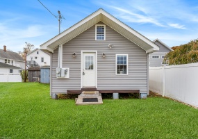 53 Breen, Old Lyme, 06371, 2 Bedrooms Bedrooms, ,1 BathroomBathrooms,Single Family For Sale,For Sale,Breen,24055859