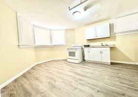 135 Main, Waterbury, 06702, 1 Bedroom Bedrooms, ,1 BathroomBathrooms,Residential Rental,For Sale,Main,24081413