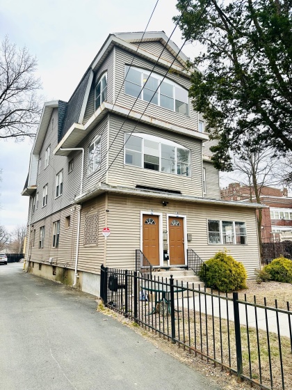 118 Vine, Hartford, 06112, 3 Bedrooms Bedrooms, ,1 BathroomBathrooms,Residential Rental,For Sale,Vine,24081266
