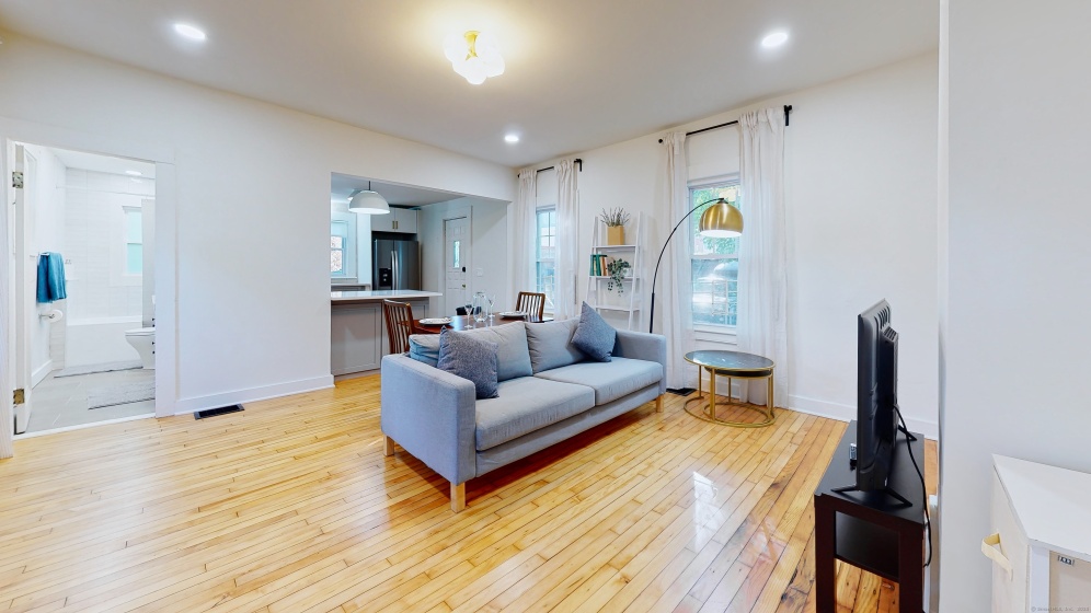88-1/2 Edwards, New Haven, 06511, 3 Bedrooms Bedrooms, ,1 BathroomBathrooms,Residential Rental,For Sale,Edwards,24093618