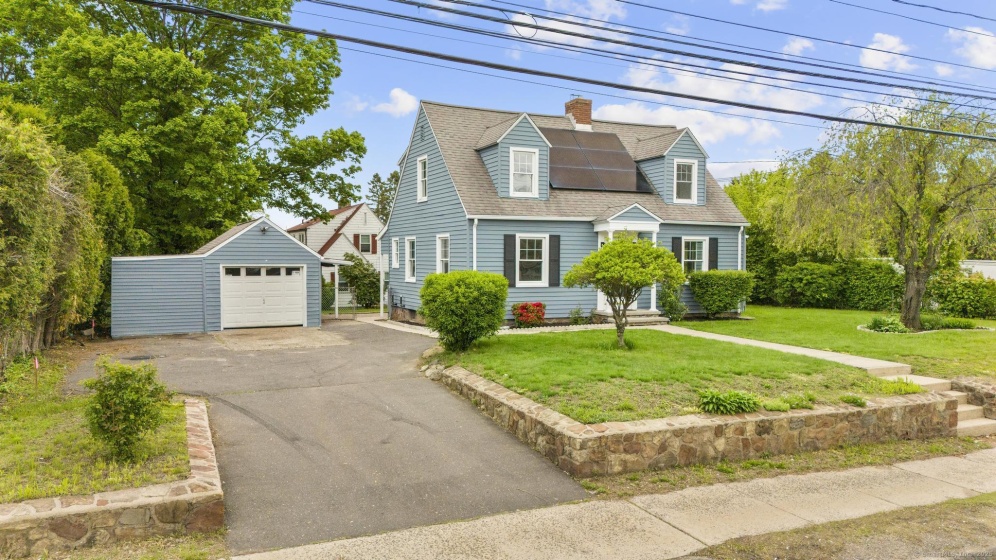727 Pine, Bristol, 06010, 3 Bedrooms Bedrooms, ,1 BathroomBathrooms,Single Family For Sale,For Sale,Pine,24095223