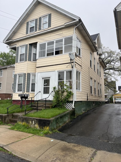 56 First, Meriden, 06451, 12 Bedrooms Bedrooms, 0 ,3 BathroomsBathrooms,Multi-family For Sale,For Sale,First,0,24095917