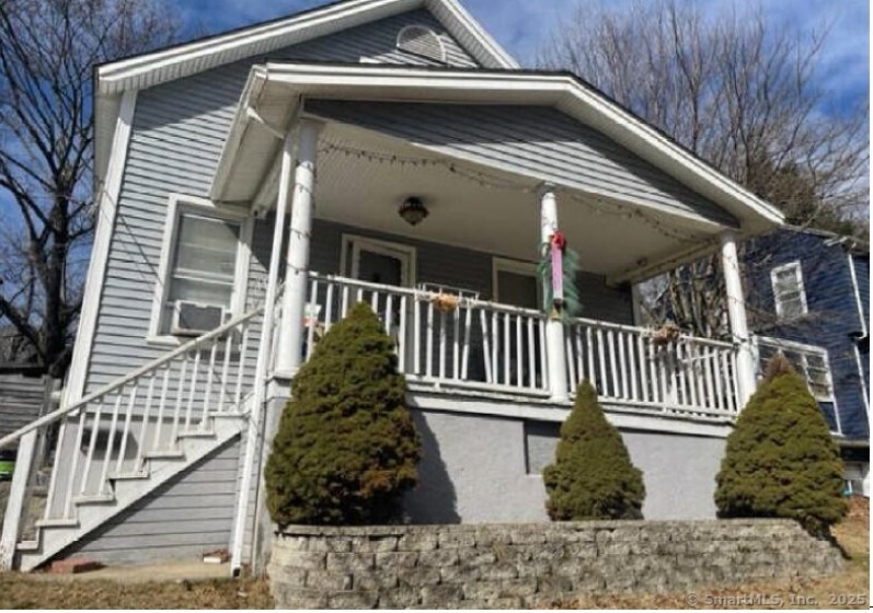 597 Cooke, Waterbury, 06710, 2 Bedrooms Bedrooms, ,1 BathroomBathrooms,Single Family For Sale,For Sale,Cooke,24096197