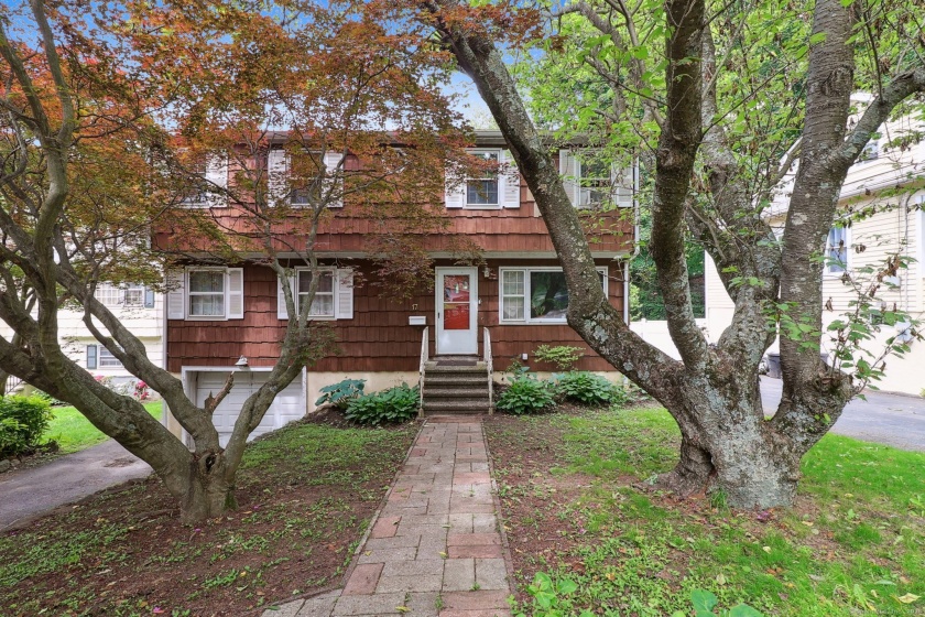 17 Linden, Norwalk, 06851, 5 Bedrooms Bedrooms, ,2 BathroomsBathrooms,Single Family For Sale,For Sale,Linden,24099904