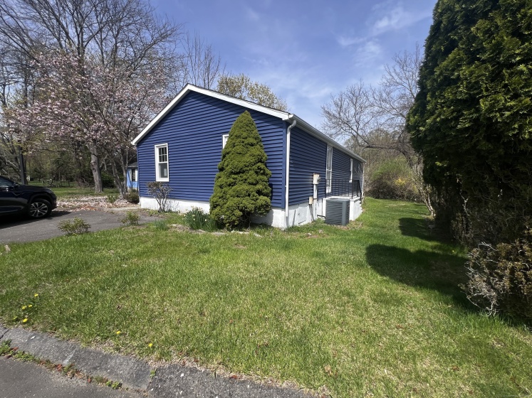 28 Crescent Park, Westport, 06880, 3 Bedrooms Bedrooms, ,2 BathroomsBathrooms,Single Family For Sale,For Sale,Crescent Park,24094409
