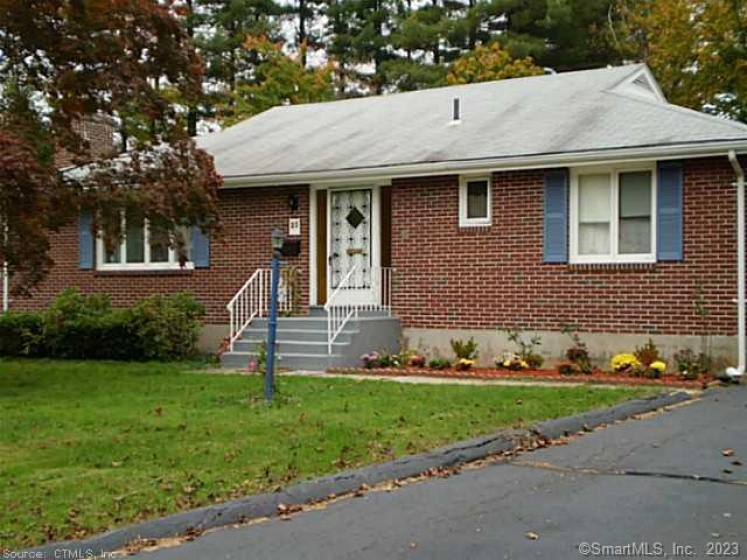 21 Lindy, West Hartford, 06117, 3 Bedrooms Bedrooms, ,2 BathroomsBathrooms,Residential Rental,For Sale,Lindy,24100385