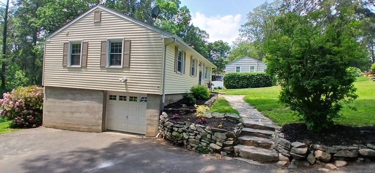 33 Bristol, Canton, 06019, 2 Bedrooms Bedrooms, ,1 BathroomBathrooms,Single Family For Sale,For Sale,Bristol,24100977