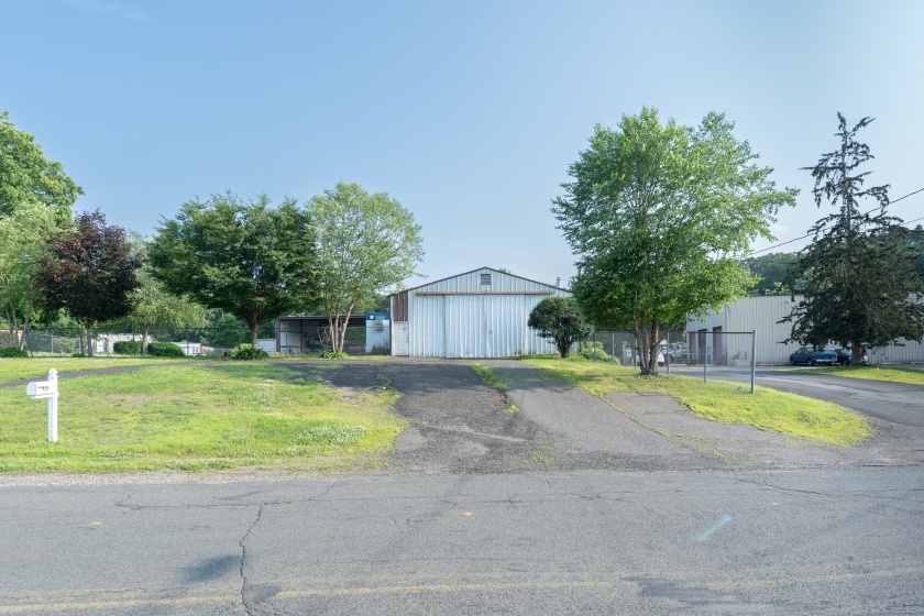 130 Day, Seymour, 06482, 0 , 0 ,0,Commercial For Lease,For Rent,Day,0,24108228