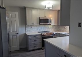 10 Old Farms, New Milford, 06776, 2 Bedrooms Bedrooms, ,1 BathroomBathrooms,Residential Rental,For Sale,Old Farms,170620413