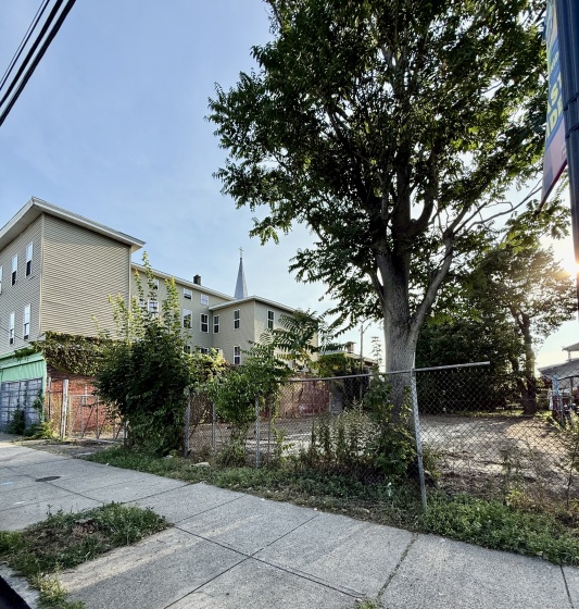 691 Main, Bridgeport, 06608, 0 , 0 ,0,Lots And Land For Sale,For Sale,Main,0,24110207