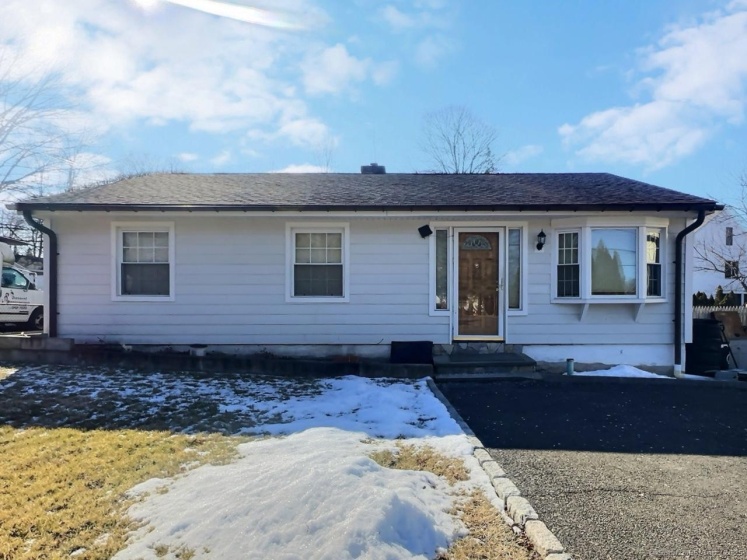 56 Bradley, Stamford, 06905, 3 Bedrooms Bedrooms, ,1 BathroomBathrooms,Single Family For Sale,For Sale,Bradley,24073242
