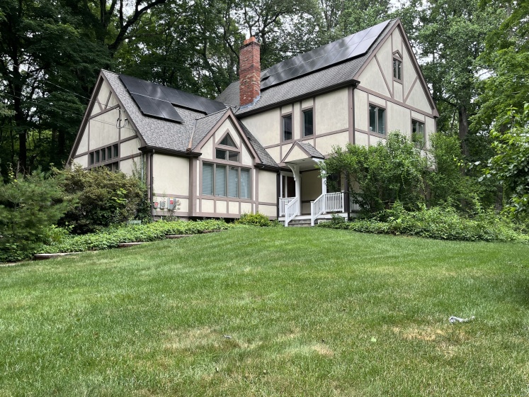 305 Rimmon, Woodbridge, 06525, 4 Bedrooms Bedrooms, ,3 BathroomsBathrooms,Single Family For Sale,For Sale,Rimmon,24109878
