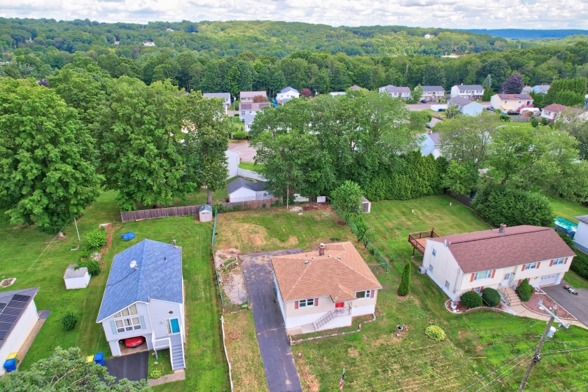 474 Chestnut Hill, Waterbury, 06704, 3 Bedrooms Bedrooms, ,2 BathroomsBathrooms,Single Family For Sale,For Sale,Chestnut Hill,24110968