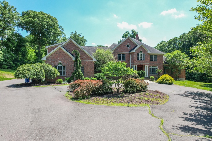 215 Old Mountain, Farmington, 06032, 5 Bedrooms Bedrooms, ,6 BathroomsBathrooms,Residential Rental,For Sale,Old Mountain,24111046