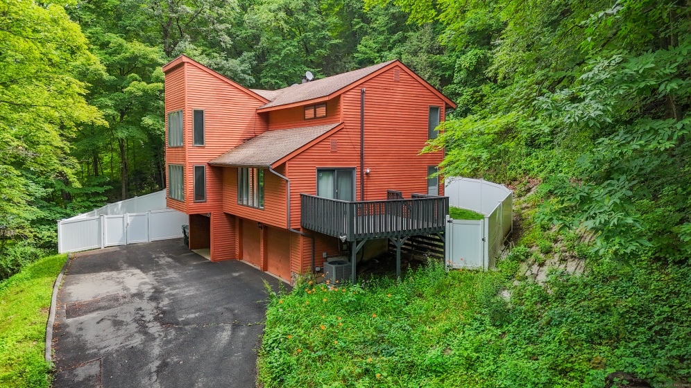 339 Main, Farmington, 06032, 3 Bedrooms Bedrooms, ,3 BathroomsBathrooms,Residential Rental,For Sale,Main,24109826