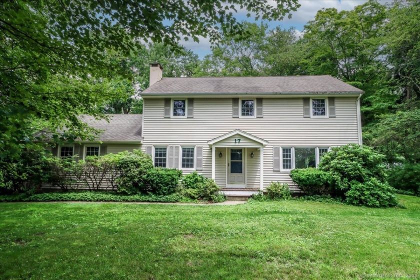 17 Robinhood, Danbury, 06811, 5 Bedrooms Bedrooms, ,2 BathroomsBathrooms,Single Family For Sale,For Sale,Robinhood,24108883