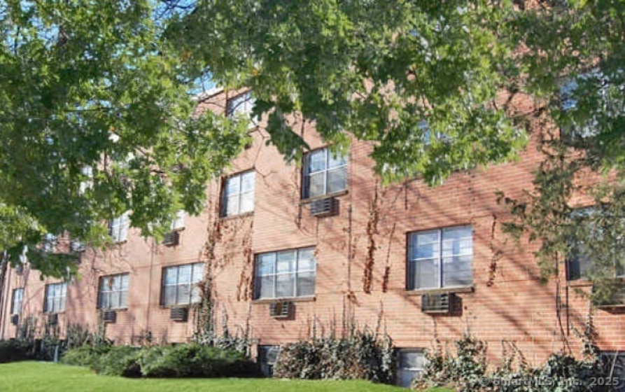 711 Farmington, West Hartford, 06119, 1 Bedroom Bedrooms, ,1 BathroomBathrooms,Residential Rental,For Sale,Farmington,24111119