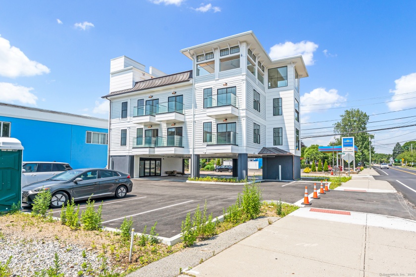 32 Broadway, Stonington, 06355, 6 Bedrooms Bedrooms, ,6 BathroomsBathrooms,Multi-family For Sale,For Sale,Broadway,24110751