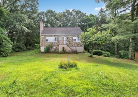 43-1/2 Willoughby, Shelton, 06484, 3 Bedrooms Bedrooms, ,1 BathroomBathrooms,Single Family For Sale,For Sale,Willoughby,170621655