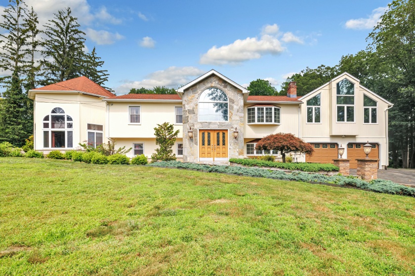 40 Walnut, Monroe, 06468, 5 Bedrooms Bedrooms, 0 ,3 BathroomsBathrooms,Single Family For Sale,For Sale,Walnut,0,24110750