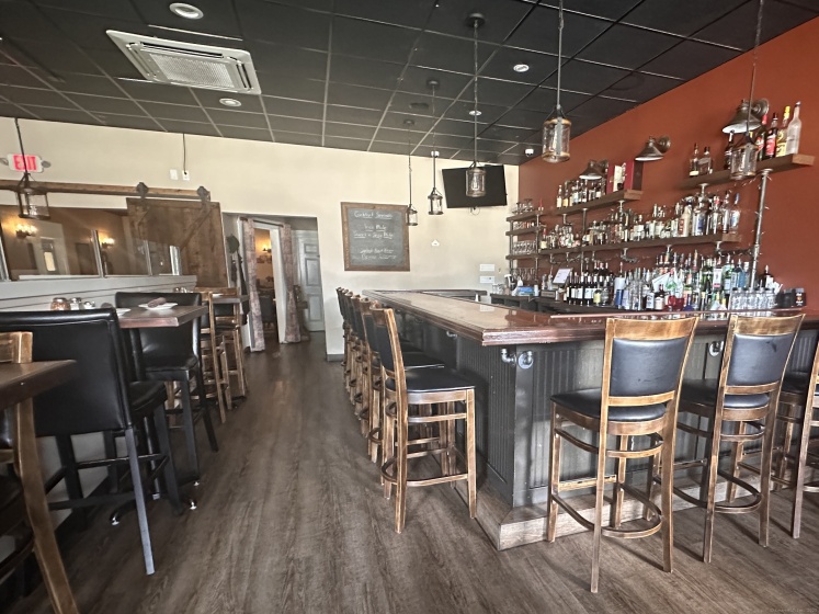 1015 Meriden, Waterbury, 06705, 0 , 0 ,0,Business For Sale,For Sale,Meriden,0,24113649