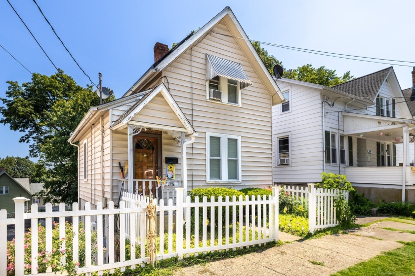 125 Oak, Shelton, 06484, 2 Bedrooms Bedrooms, ,1 BathroomBathrooms,Single Family For Sale,For Sale,Oak,24116004