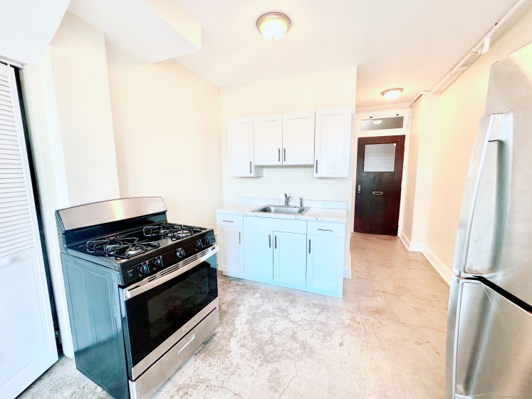 77 Bank, Waterbury, 06702, 1 Bedroom Bedrooms, 0 ,1 BathroomBathrooms,Residential Rental,For Sale,Bank,0,24115899