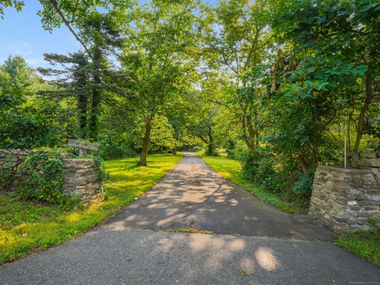 3392 Huntington, Stratford, 06614, 4 Bedrooms Bedrooms, ,4 BathroomsBathrooms,Residential Rental,For Sale,Huntington,24116748