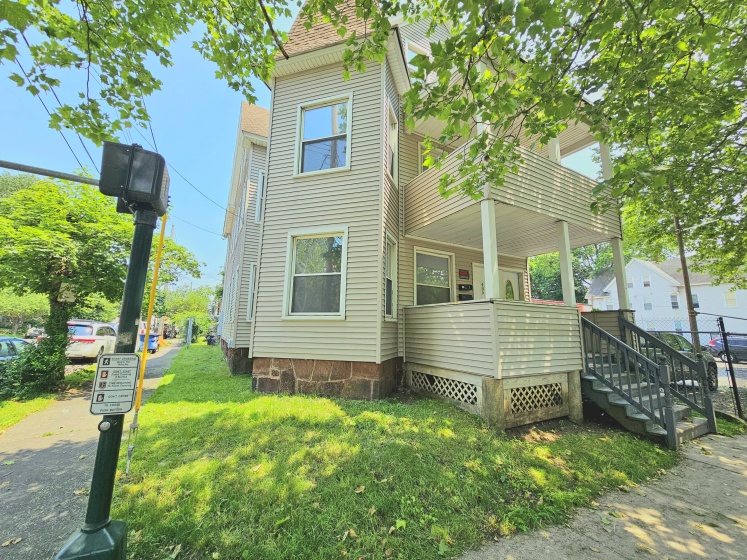 483 Ferry, New Haven, 06513, 3 Bedrooms Bedrooms, ,1 BathroomBathrooms,Residential Rental,For Sale,Ferry,24117268