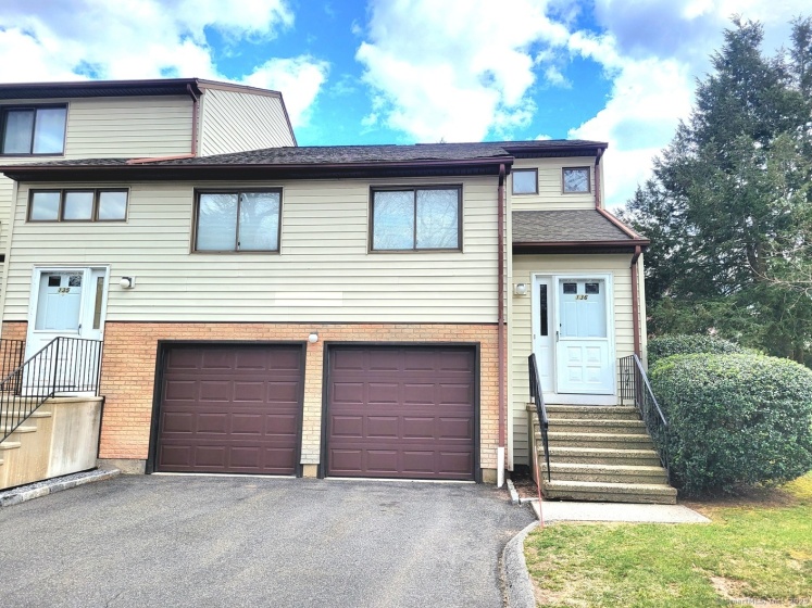 13 Oak Forest, Manchester, 06042, 4 Bedrooms Bedrooms, ,2 BathroomsBathrooms,Condo/co-op For Sale,For Sale,Oak Forest,24117372