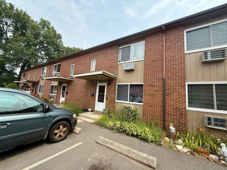 234 Pierremount, New Britain, 06053, 2 Bedrooms Bedrooms, 0 ,1 BathroomBathrooms,Condo/co-op For Sale,For Sale,Pierremount,0,24117487