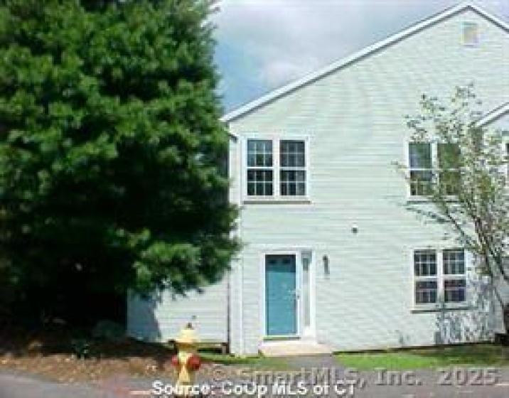 64 Deerwood, Waterbury, 06704, 2 Bedrooms Bedrooms, ,1 BathroomBathrooms,Condo/co-op For Sale,For Sale,Deerwood,24118525