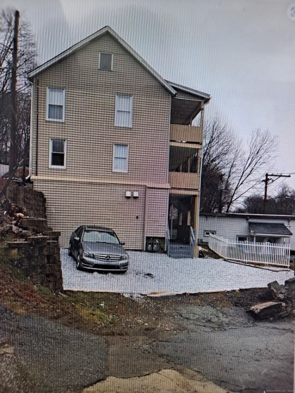 105 Camptown, Derby, 06418, 4 Bedrooms Bedrooms, 0 ,2 BathroomsBathrooms,Multi-family For Sale,For Sale,Camptown,0,24119274