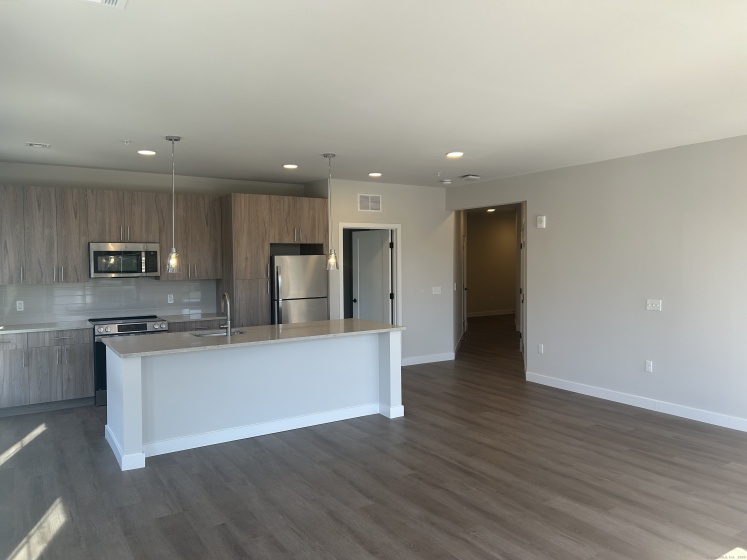 467 West, Norwalk, 06850, 3 Bedrooms Bedrooms, 0 ,2 BathroomsBathrooms,Residential Rental,For Sale,West,0,24125175