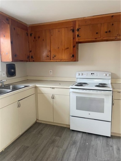 21 Hartford, Newington, 06111, 2 Bedrooms Bedrooms, 0 ,1 BathroomBathrooms,Residential Rental,For Sale,Hartford,0,24126649