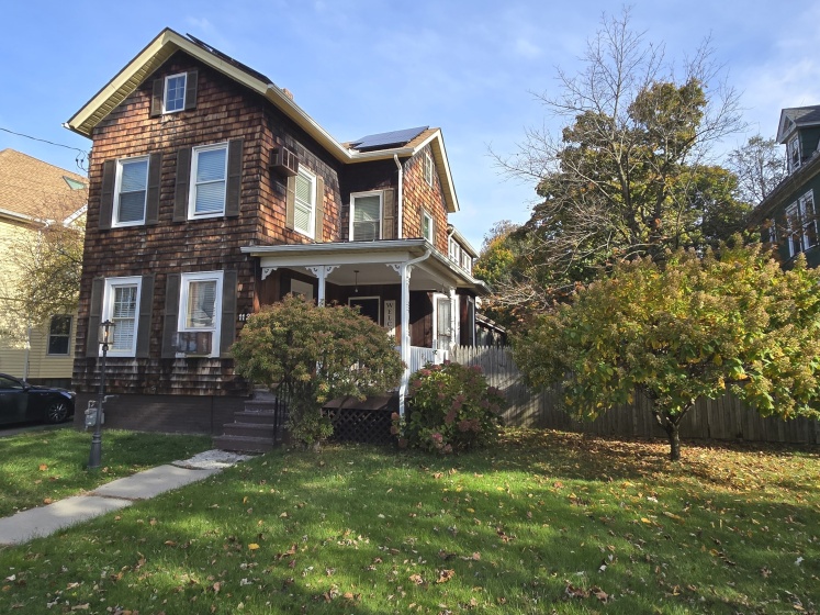 112 Lincoln, New Britain, 06052, 4 Bedrooms Bedrooms, 0 ,3 BathroomsBathrooms,Single Family For Sale,For Sale,Lincoln,0,24137175