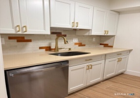 7 Spring, Wethersfield, 06109, 2 Bedrooms Bedrooms, 0 ,1 BathroomBathrooms,Residential Rental,For Sale,Spring,0,24148107