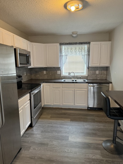 12 Harbison, Hartford, 06106, 3 Bedrooms Bedrooms, 0 ,2 BathroomsBathrooms,Residential Rental,For Sale,Harbison,0,24140882