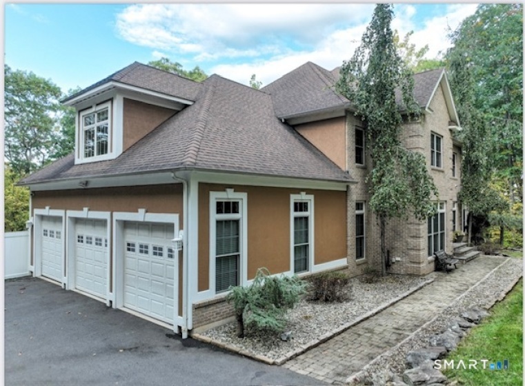 4 Southdown, Bristol, 06010, 4 Bedrooms Bedrooms, 0 ,2 BathroomsBathrooms,Single Family For Sale,For Sale,Southdown,0,24144612