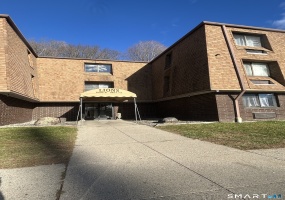 126 Triangle, Danbury, 06810, 2 Bedrooms Bedrooms, 0 ,2 BathroomsBathrooms,Condo/co-op For Sale,For Sale,Triangle,0,24171963