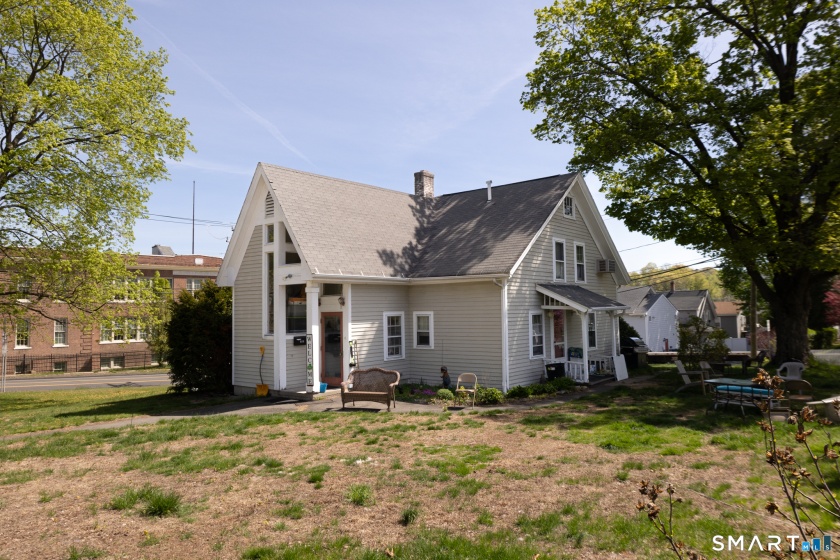 523 West, Bristol, 06010, 2 Bedrooms Bedrooms, 0 ,1 BathroomBathrooms,Single Family For Sale,For Sale,West,0,24172122