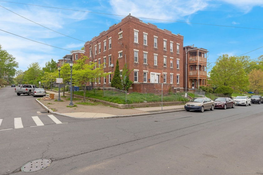 143 Putnam, Hartford, 06106, 14 Bedrooms Bedrooms, 0 ,6 BathroomsBathrooms,Multi-family For Sale,For Sale,Putnam,0,24168370