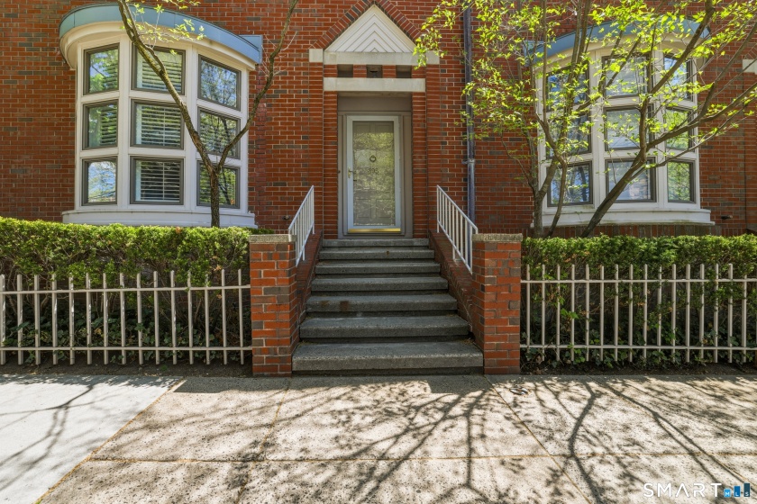 395 Temple, New Haven, 06511, 3 Bedrooms Bedrooms, 0 ,2 BathroomsBathrooms,Condo/co-op For Sale,For Sale,Temple,0,24169443
