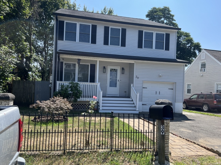 39 Moffitt, Bridgeport, 06606, 4 Bedrooms Bedrooms, 0 ,2 BathroomsBathrooms,Single Family For Sale,For Sale,Moffitt,0,24172033