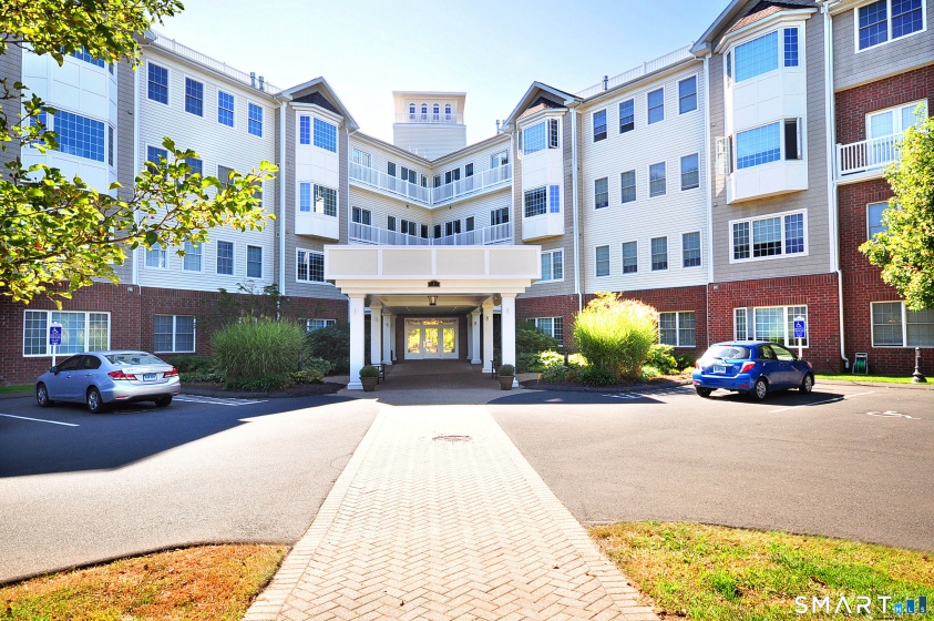 1 King Philip, West Hartford, 06117, 2 Bedrooms Bedrooms, 0 ,2 BathroomsBathrooms,Condo/co-op For Sale,For Sale,King Philip,0,24174311
