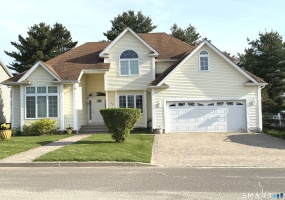 35 Emerald Pines, Waterbury, 06704, 4 Bedrooms Bedrooms, 0 ,2 BathroomsBathrooms,Single Family For Sale,For Sale,Emerald Pines,0,24174959