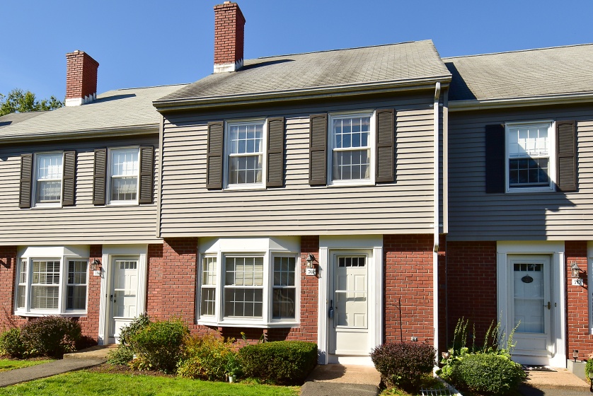 7 Barrington, Wethersfield, 06109, 2 Bedrooms Bedrooms, 0 ,2 BathroomsBathrooms,Condo/co-op For Sale,For Sale,Barrington,0,24143679