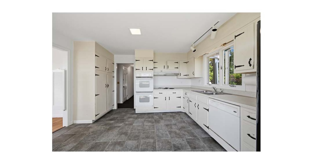 15 Valley View Rd, Newtown, Connecticut 06470, 4 Bedrooms Bedrooms, 0 ,3 BathroomsBathrooms,Single Family For Sale,For Sale,Valley View Rd,0,170625928